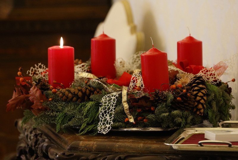 An advent wreath is seen in the Apostolic Palace at the Vatican in 2017. (CNS photo/Paul Haring)