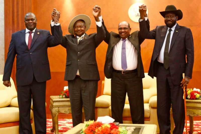 (L-R) South Sudan opposition leader Riek Machar