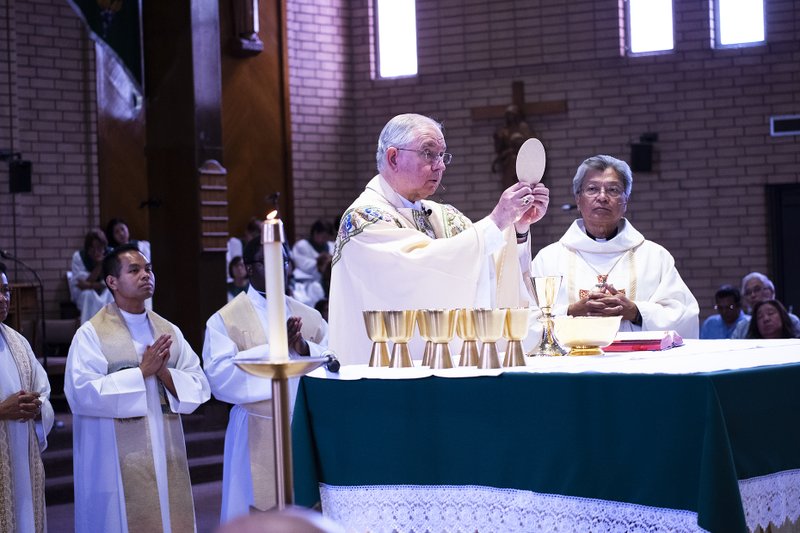 BISHOP ACLAN INSTALLATION MASS 50 V1510816
