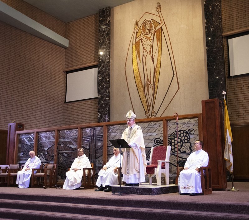 BISHOP ACLAN INSTALLATION MASS 9 0 I4 A5954