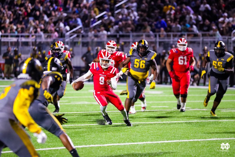 Bryce Young (#9) leads Mater Dei into the playoffs. (MDFootball/Twitter)