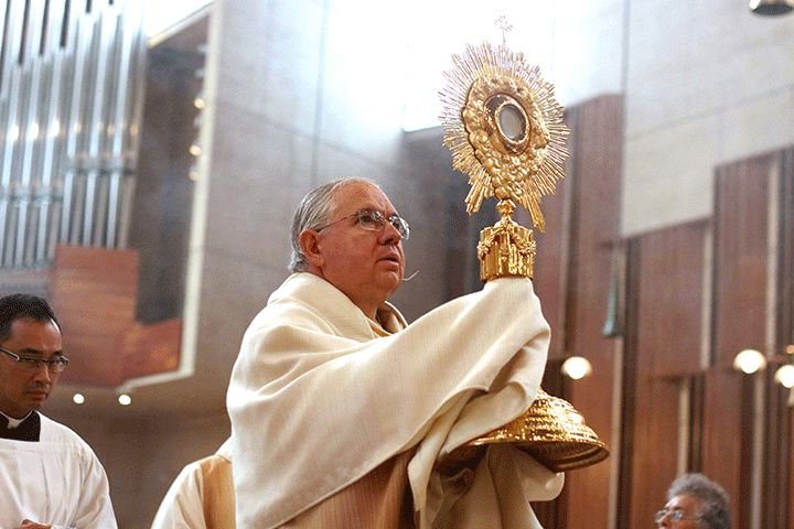 gomez-eucharist