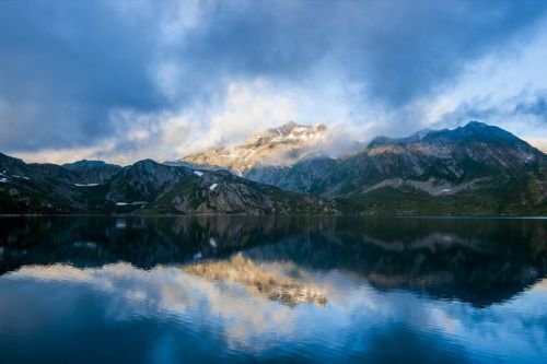 Lake Mountain Mist Nature (CC0 1.0).