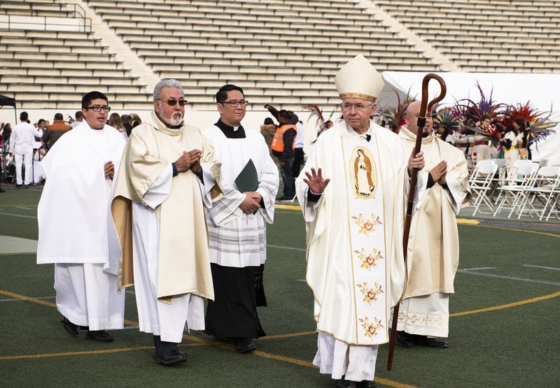 VIRGEN PROCESSION AND MASS 19 203 L1600500