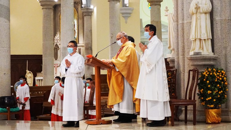 Catholics celebrate Mass at Hong Kong's Catholic Cathedral with protective masks Feb. 2, 2020. The threat of spreading the coronavirus has forced Catholic officials in Hong Kong to suspend all public Masses on Sundays and weekdays from Feb. 15 to Feb. 28. (CNS Photo/Francis Wong)