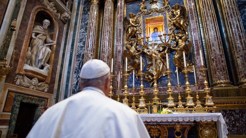 Pope Francis prays in front of the Marian icon "Salus Populi Romani" at the Basilica of St. Mary Major in Rome March 15, 2020. The pope prayed as coronavirus deaths in Italy peaked at 368 in a 24-hour period, bringing the total number of deaths to 1,809 out of 24,747 cases. (CNS photo/Vatican Media)