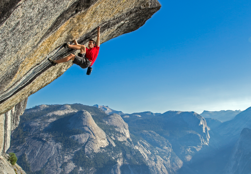 Alex Honnold free-solo climbing Heaven in Yosemite Park in 2014. (Wikimedia Commons)