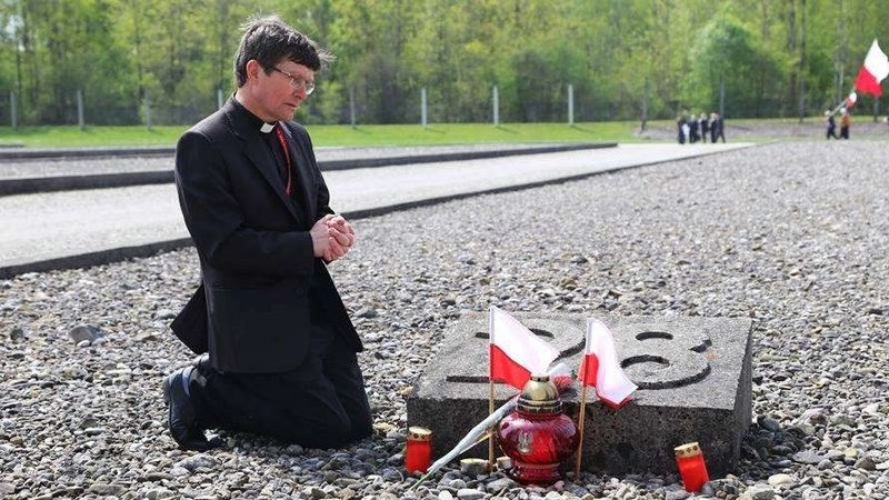 National pilgrimage of the Polish clergy to Dachau on the 70th anniversary of the liberation of the camp in 2015. (EpiskopatNews)