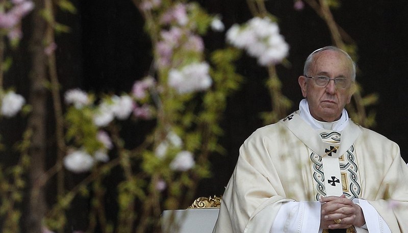 Pope Francis celebrates Easter Mass in St. Peter's Square at the Vatican in 2015. (Catholic News Service/Paul Haring)