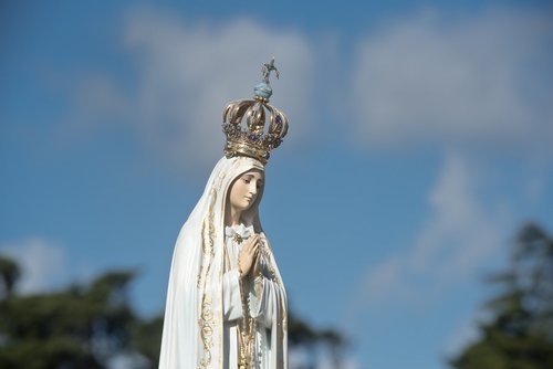The image of Our Lady of Fatima in the Sanctuary of Our Lady of Fatima, Portugal. (Shutterstock)