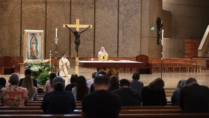 Archbishop José H. Gomez celebrated his first Mass with faithful present at the Cathedral of Our Lady of the Angels June 7. Public Masses throughout the Archdiocese of Los Angeles had been suspended since March 16 amid the COVID-19 pandemic. (Victor Alemán)