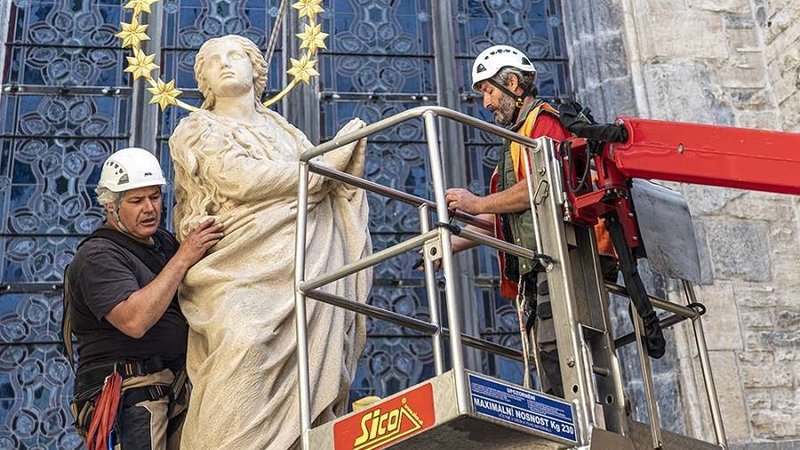 The Marian column is restored in Prague’s Old Town Square June 4, 2020. (Petr Šálek/CC BY-SA 4.0 via CNA)