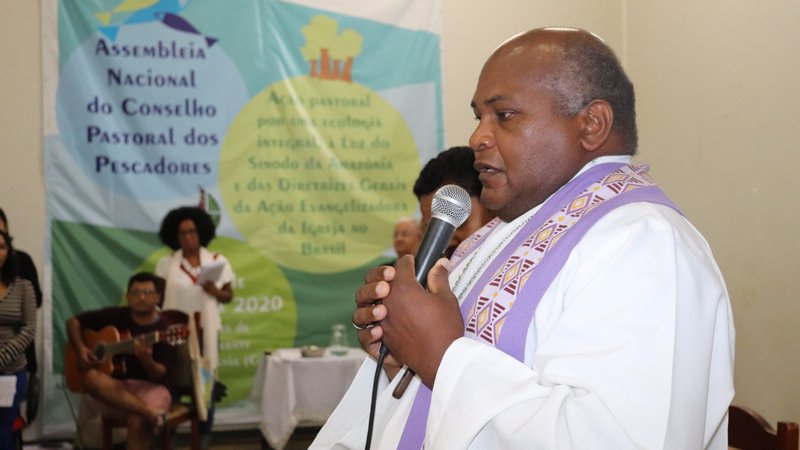 Bishop Jose Santos Mendes of Brejo, Brazil, speaks to Catholics in this 2017 photo. Bishop Mendes is a leader in the "Life by a Thread" campaign, which strives to give more visibility to environmental threats and to use "Laudato Si'" and the Synod of Bishops for the Amazon as a guide. (CNS photo/Ingrid Campos, courtesy CPP)
