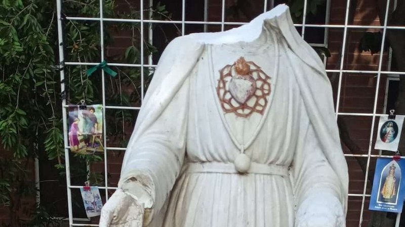 A desecrated statue of the Blessed Virgin Mary at Holy Family Parish in Citrus Heights, California. (Courtesy photo via CNA)