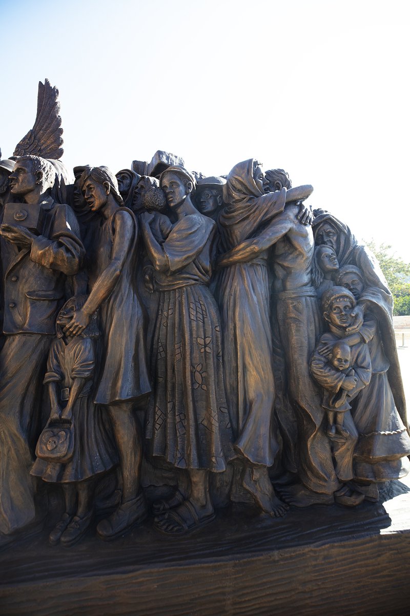ANGELS UNAWARE SCULPTURE WORLDS MIGRANTS REFUGEES 2020 13 0 N8 A0201 124