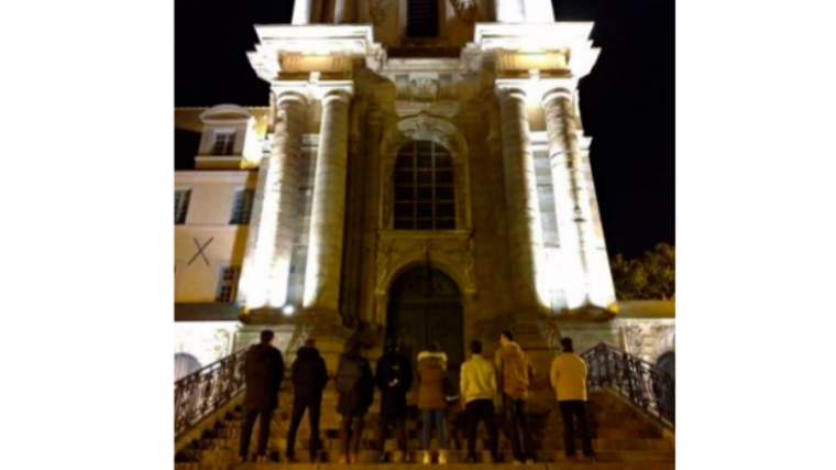 Young French Catholics attend a vigil organized by Protège ton église. (Courtesy photo via CNA)