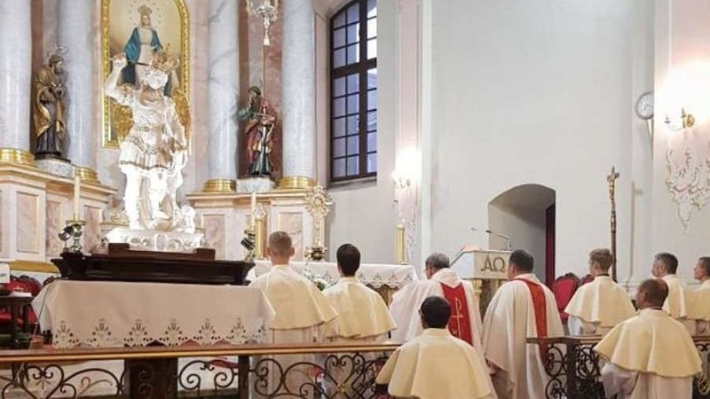 The statue of St. Michael the Archangel in the Cathedral of the Blessed Name of Mary in Minsk, Belarus, on Sept. 23, 2020. (Catholic.by via CNA)