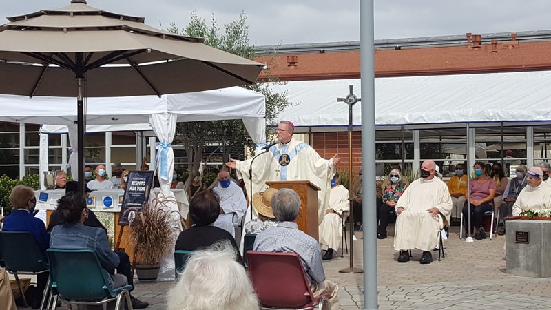Bishop Robert Barron celebrates a special Mass as part of the Ventura churches' day of unity. (Christine Gerace)