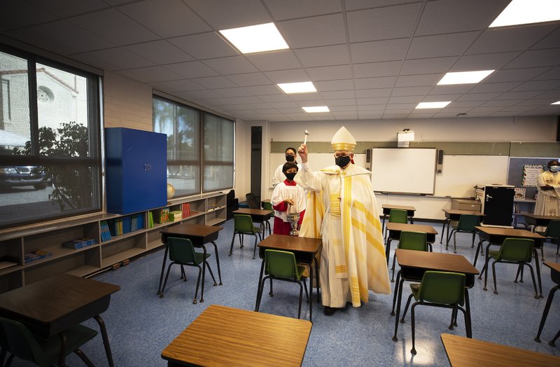 Christ the King Elementary School hosted a blessing ceremony to celebrate the renovation of the school, led by Archbishop José H. Gomez on Friday, October 2. A complete upgrade was possible thanks to the generosity of Shea Family Charities. The renovation included remodeled classrooms for students in grades K-8, cabinets, windows, and central air condition units following the CDPH guidelines for schools. The remodeling also included full renovation of the school’s offices, and the conversion of three new spaces: Academic Resources Room, Faculty Room and a new STEM Lab. (Victor Alemán)