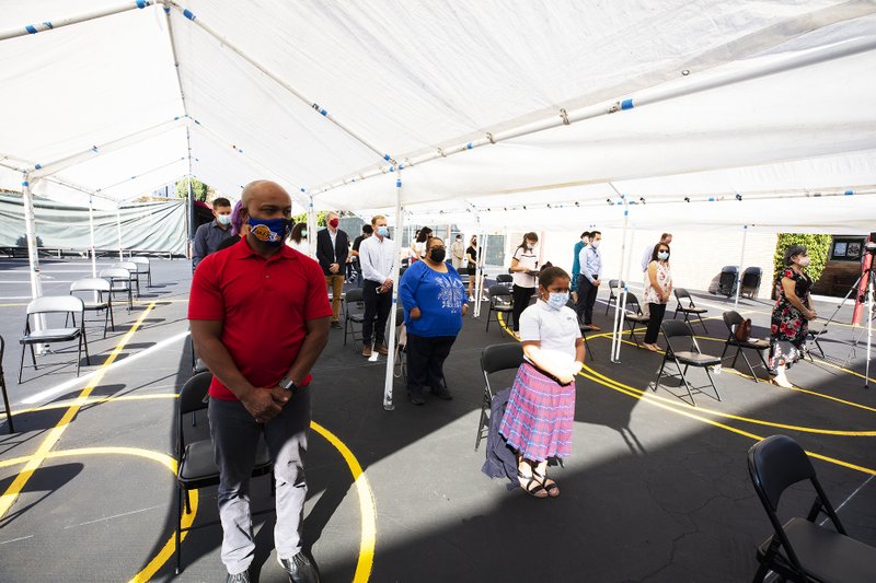 Christ the King Elementary School hosted a blessing ceremony to celebrate the renovation of the school, led by Archbishop José H. Gomez on Friday, October 2. A complete upgrade was possible thanks to the generosity of Shea Family Charities. The renovation included remodeled classrooms for students in grades K-8, cabinets, windows, and central air condition units following the CDPH guidelines for schools. The remodeling also included full renovation of the school’s offices, and the conversion of three new spaces: Academic Resources Room, Faculty Room and a new STEM Lab. (Victor Alemán)