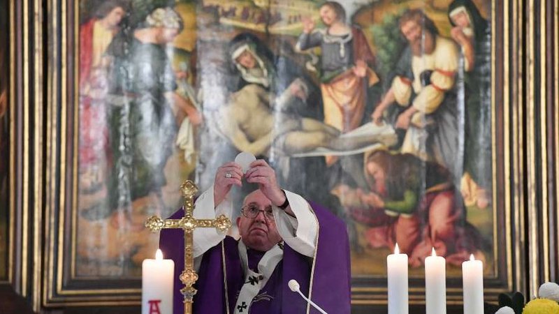 Pope Francis celebrates Mass at the Church of Our Lady of Mercy in the Teutonic Cemetery in Vatican City Nov. 2, 2020. (Vatican Media via CNA)