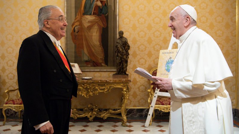 Guzman Carriquiry, the new Uruguayan ambassador to the Holy See, presented his letters of credential to Pope Francis Jan. 9, 2021, during a meeting in the library of the Apostolic Palace at the Vatican. (CNS photo/Vatican Media)