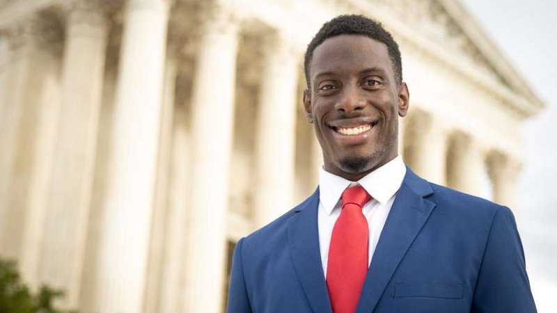 Chike Uzuegbunam outside the US Supreme Court building in Washington, D.C. (Alliance Defending Freedom via CNA)