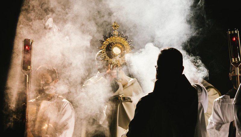 Adoration at SEEK21. (Courtesy FOCUS)