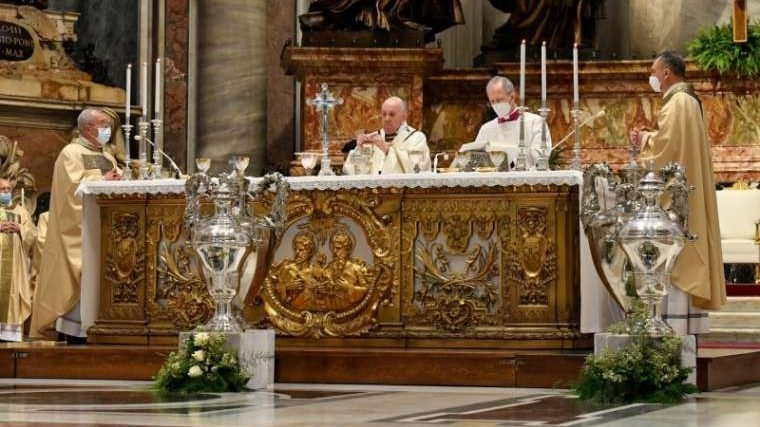 Pope Francis offers the Chrism Mass in St. Peter's Basilica on April 1, 2021. (Vatican Media/CNA)