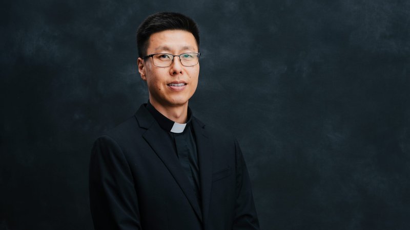 Francis Kim (Peter Lobato)