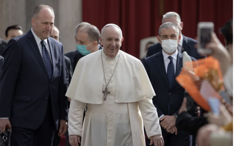 Pope Francis’ general audience in the San Damaso Courtyard of the Apostolic Palace, May 12, 2021. (Daniel Ibañez/CNA)