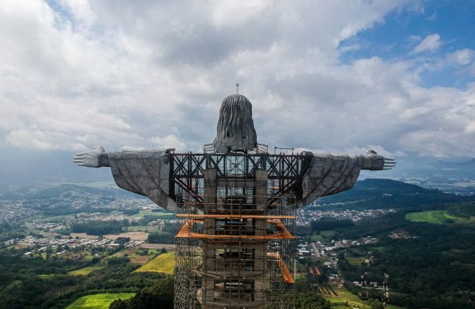 The Cristo Protetor statue under construction in Encantado, Brazil. (Ademir Souza/Associação Amigos de Cristo via Crux)