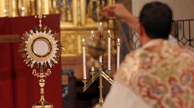 Father Jorge Torres, then vocation director of the Diocese of Orlando, Fla., uses a censer during eucharistic adoration Oct. 29, 2015, at Immaculate Conception Seminary in Huntington, N.Y. (CNS photo/Gregory A. Shemitz)