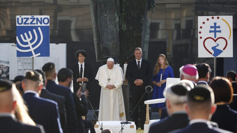 Pope Francis meets with the Jewish community in Rybné námestie Square in Bratislava, Slovakia, Sept. 13, 2021. Also pictured is Richard Duda, second from right, president of the Federation of Jewish Communities in Slovakia, (CNS photo/Paul Haring)