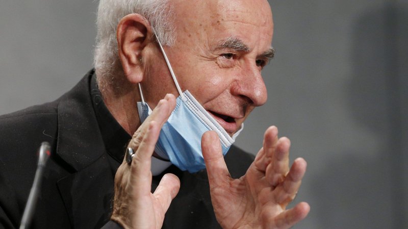 Archbishop Vincenzo Paglia, president of the Pontifical Academy for Life, speaks at a news conference at the Vatican Sept. 28, 2021. He spoke to journalists about the challenges amid the pandemic, including health care inequality and vaccine hesitancy. (CNS photo/Paul Haring)