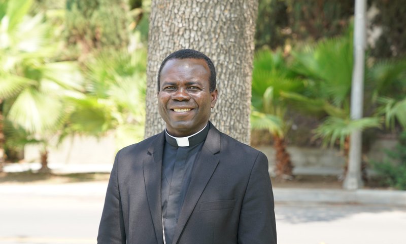 Bishop Moses Chikwe during a visit to California in August 2021. (Pasha Nosrat)
