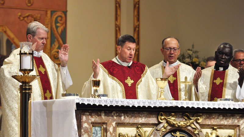 Bishop J. Mark Spalding of Nashville, Tenn., celebrates Mass Oct, 5, 2021, at Sagrado Corazon in the Catholic Pastoral Center in Nashville, during the 2021 Diocesan Fiscal Management Conference held Oct. 3-6 at the Gaylord Opryland Hotel in Nashville. Los Angeles Archbishop José H. Gomez, president of the U.S. Conference of Catholic Bishops, told the 700 or so attendees from dioceses around the U.S. and elsewhere that eucharistic revival is the key to the church's future. (CNS photo/Andy Telli, Tennessee Register)