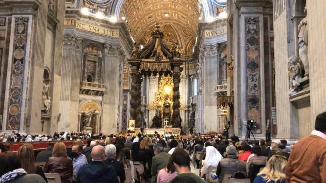 Pope Francis celebrates a Mass at St. Peter’s Basilica opening the worldwide synodal path, Oct. 10, 2021. (Vatican pool via CNA)