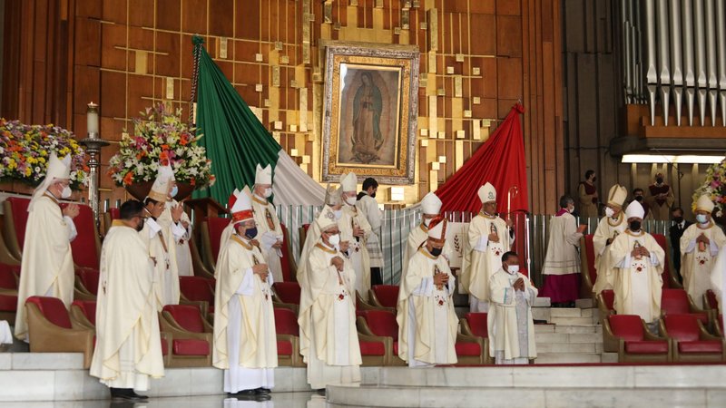 Peruvian Archbishop Hector Miguel Cabrejos Vidarte, president of the Latin American bishops' council, or CELAM, holding crosier, poses alongside prelates during the opening of the Sixth Ecclesial Assembly of Latin America and the Caribbean at the Basilica of Our Lady of Guadalupe in Mexico City Nov. 21, 2021. (CNS photo/Emilio Espejel)
