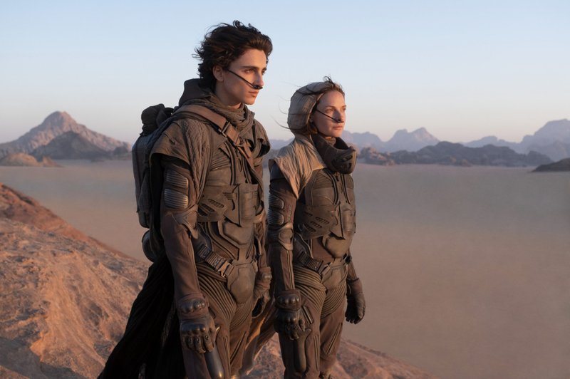 Timothée Chalamet and Rebecca Ferguson star in "Dune." | © 2021 LEGENDARY AND WARNER BROS. ENTERTAINMENT INC.