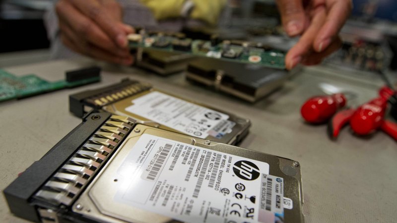 Hewlett-Packard ProLiant commercial data servers are assembled by workers at a company manufacturing facility in Houston Nov. 19, 2013. (CNS photo/Donna Carson, Reuters)