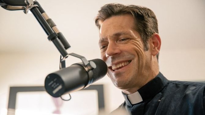 Father Mike Schmitz is the host of the podcast "the Bible in a Year," produced by Ascension. (Courtesy of Ascension via CNA)