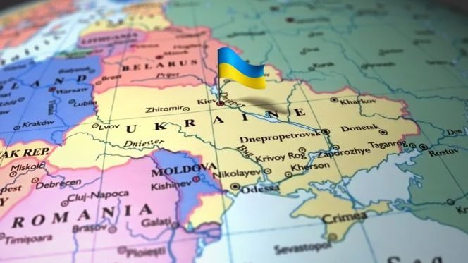 Pope Francis is calling for prayers for a peaceful resolution to the crisis in Ukraine. (Shutterstock via CNA)
