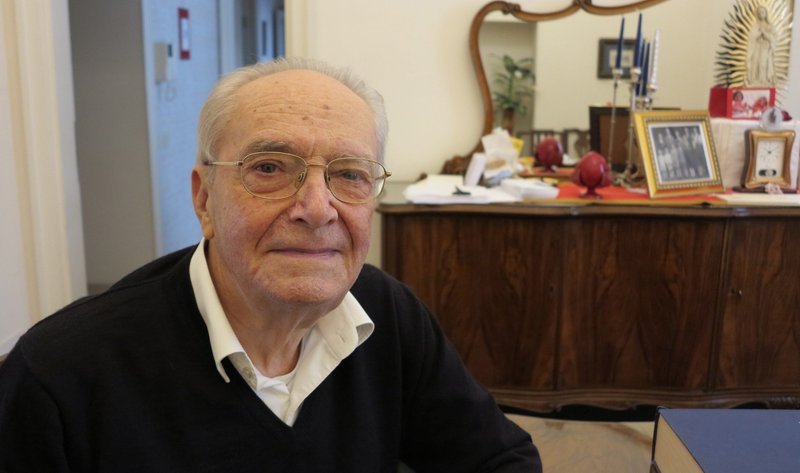 Cardinal Agostino Cacciavillan, apostolic nuncio to the United States from 1990 to 1998, died March 5 at the age of 95. He is pictured in his apartment at the Vatican Oct. 29, 2018. (CNS photo/Robert Duncan)