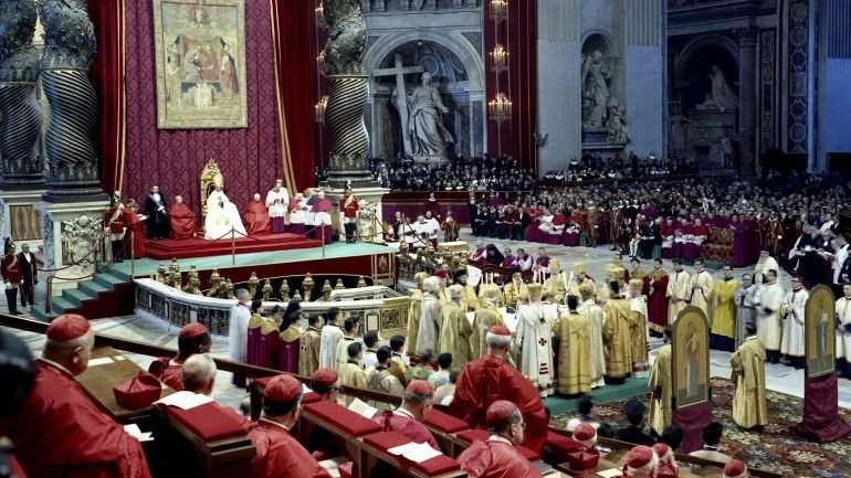 Pope Paul VI presides over a meeting of the Second Vatican Council in St. Peter’s Basilica at the Vatican in 1963. (CNS photo/Catholic Press Photo)