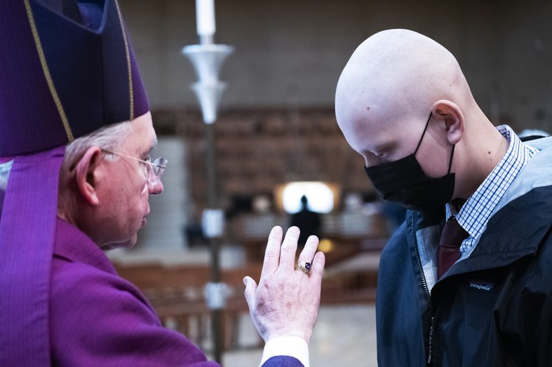 Archbishop Jóse H. Gomez blesses a student during the 49th annual Christian Service Awards Mass at the Cathedral of Our Lady of the Angels March 25. (Victor Alemán)