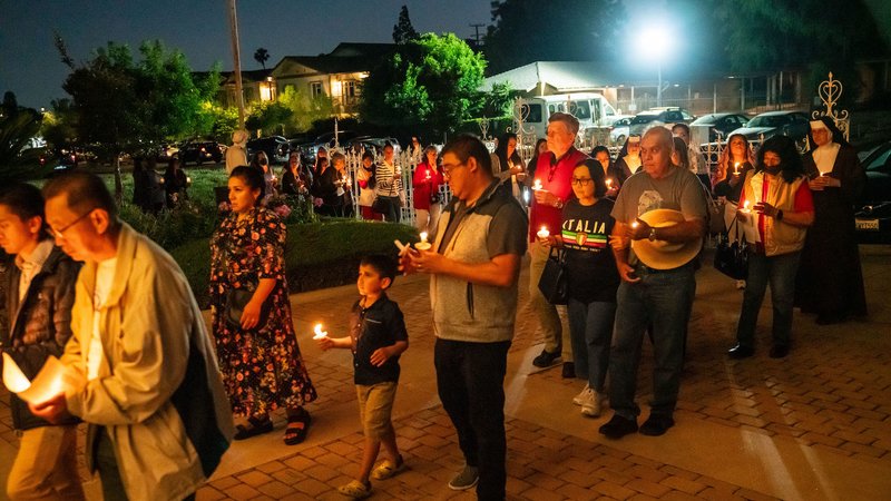 Families with children were among the hundreds who turned out for the Carmelite Sisters of the Most Sacred Heart of LA’s “Reclaim Hope: A Sacred Heart Celebration” at Santa Teresita Chapel in Duarte on June 16. The event, held the same night that the LA Dodgers honored a controversial group of drag “sisters” with a history of anti-Catholic rhetoric, included Mass, dinner, adoration, and a candlelight eucharistic procession. (John Rueda)
