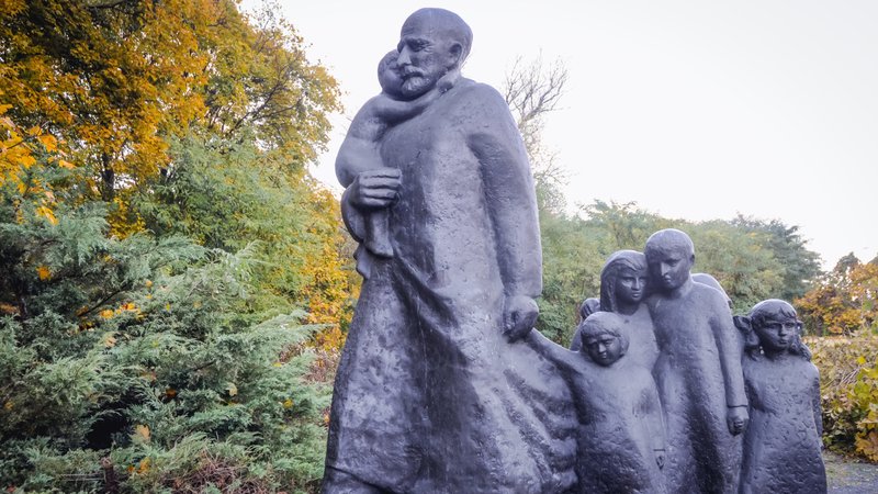Statue of Dr. Janusz Korczak in Warsaw, Poland. (Shutterstock)
