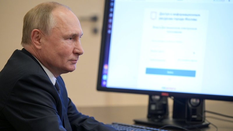 Russian President Vladimir Putin is pictured in a file photo sitting in front of a computer at his residence outside Moscow. Human rights monitor Forum 18 reports that Russia continues to block a wide range of religious websites in Russia and in occupied areas of Ukraine, including Katolik.Life from Belarus and the Religious Information Service of Ukraine, founded at Ukrainian Catholic University in Lviv. (OSV News photo/Sputnik/Alexei Druzhinin, Kremlin via Reuters)