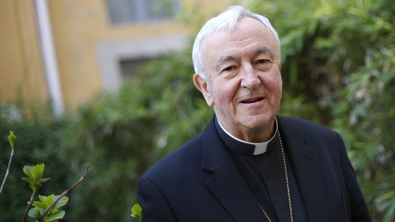 Cardinal Vincent Gerald Nichols of Britain poses before a news conference at the British college in downtown Rome February 24, 2014. Cardinal Nichols has called for Catholics in England and Wales to join him and their bishops to pause for an hour Nov. 13, 2024 to pray for the dignity of human life ahead of the late November assisted suicide vote in the U.K. (OSV News photo/Max Rossi, Reuters)